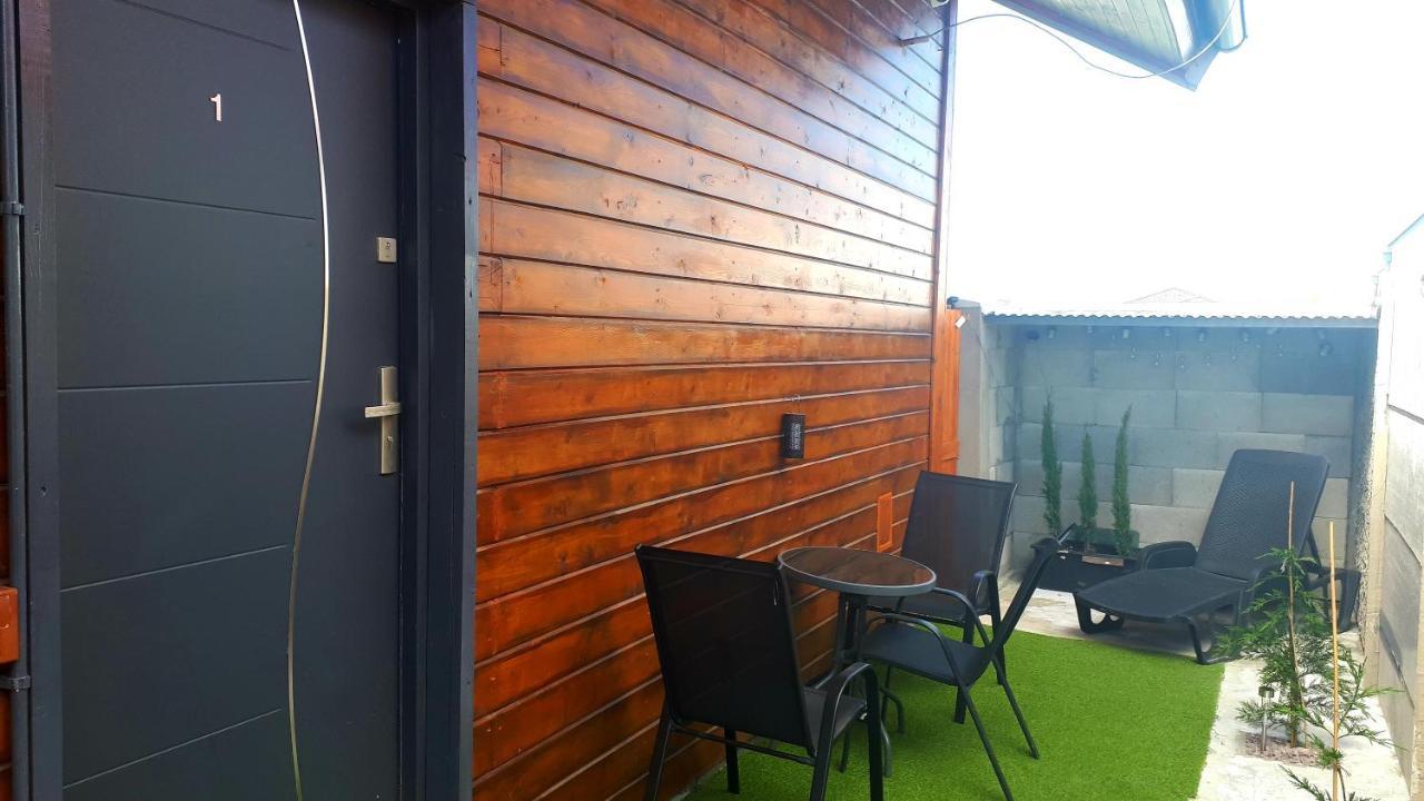 Penzion Florens, Nesvady Extérieur photo